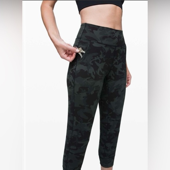 Lululemon Camo Align Joggers Lounge Pants Drawstring Pockets Comfy Crop Size 4 - Picture 1 of 7